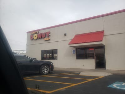 Randy's Donut shop