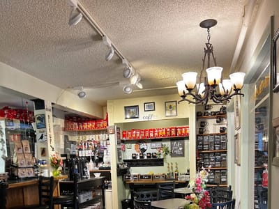 Raven's Roast Coffee Lounge