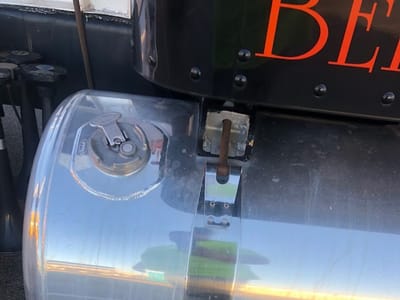 Raw Truck Wash and Cafe