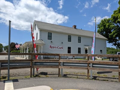 Red's Cafe