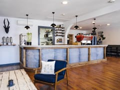 Red Star Cafe & Bakery