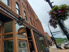 Red Wing Confectionery