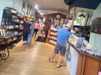 Red Wing Confectionery