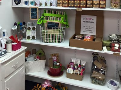 Richelle In A Handbasket