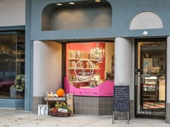 Richelle In A Handbasket