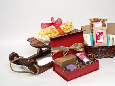 Richelle In A Handbasket