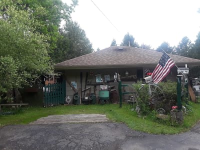 Roadside Wreaths And Uniques