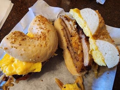 Rockin' Dave's Bistro & Backstage Lounge