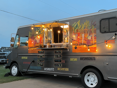 Roots & Leaves Food Truck