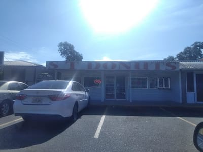S T DONUTS