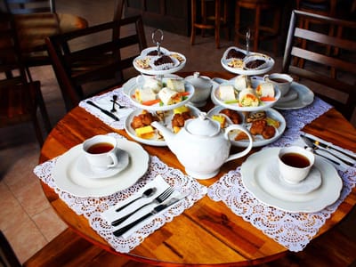 Sana & Sadia's Mediterranean Cafe