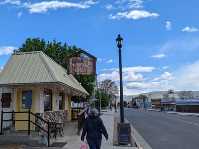 Sara's Richland Cafe