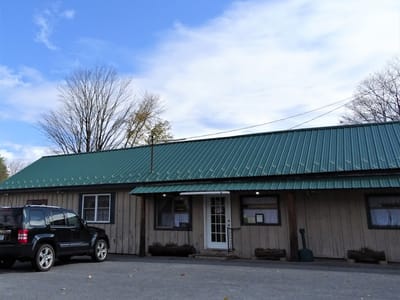 SeaSonS Adirondack Café