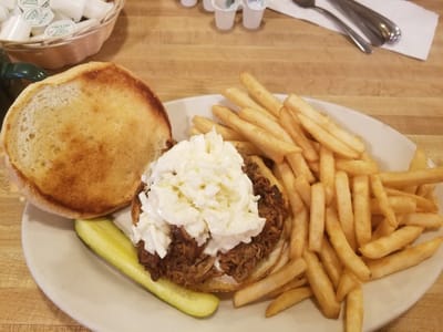 SeaSonS Adirondack Café