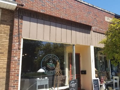 Second Look Books & Brews