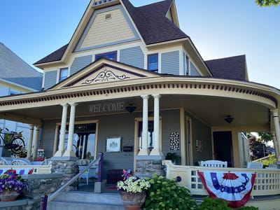 Secrets On Main Bed & Breakfast