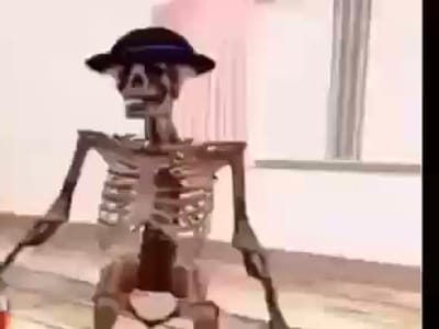 Sedia si beve il thè a 2 gambe