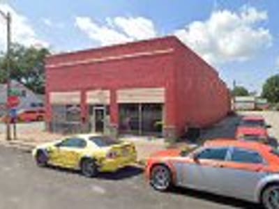 Sedia si beve il thè a 2 gambe