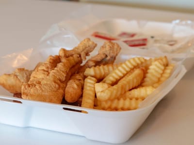 Seniq's Variety Cafe