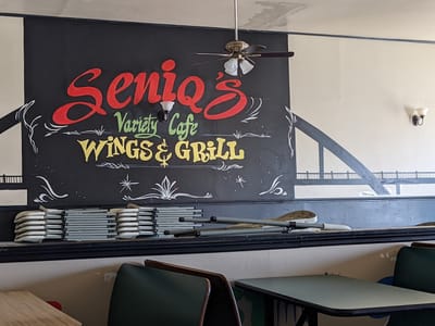 Seniq's Variety Cafe