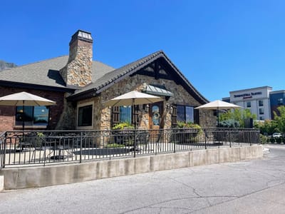 Shirley's Bakery & Cafe