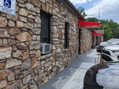 Shooters Neighborhood Bar & Grill