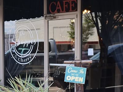 Shoppes At Fourth & Cherry