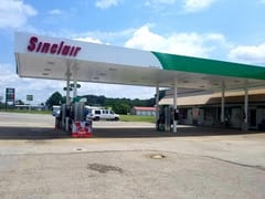 Sinclair Gas Station & Lakeview 1 Stop