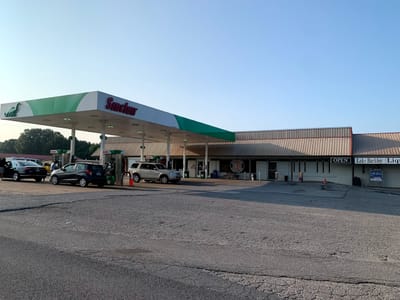 Sinclair Gas Station & Lakeview 1 Stop