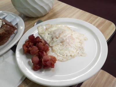 Sisters Mainstreet Cafe