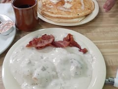 Sisters Mainstreet Cafe