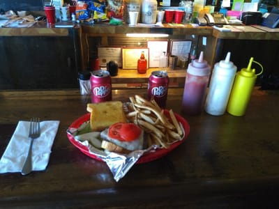 Split Rock Bar & Cafe