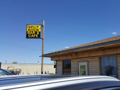 Split Rock Bar & Cafe