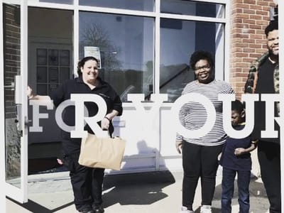 Squeaky’s Cafe and Tavern