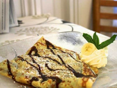 Starving Artist Creperie and Cafe