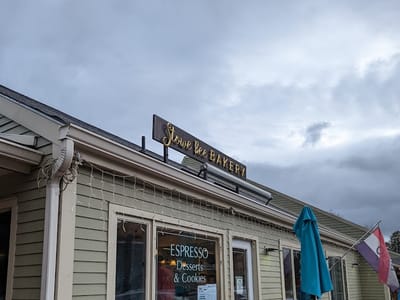 Stowe Bee Bakery & Cafe