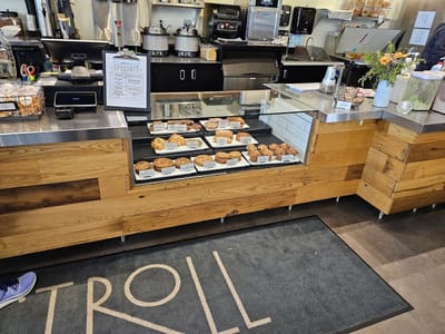 Stroll Café & Wine Bar