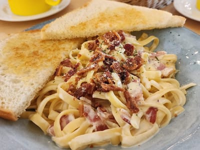 Sunny Side (Cafe + Bakery)