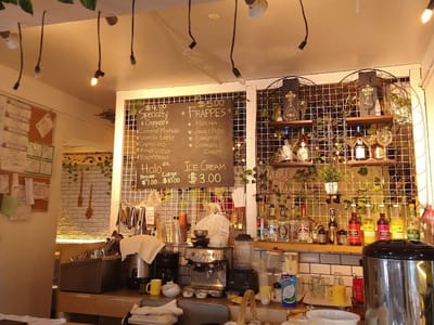 Sunny Side (Cafe + Bakery)