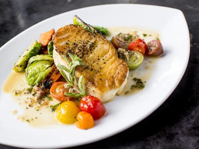 SUR Restaurant & Lounge