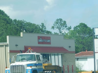 Swee-T's Bakery And Cafe