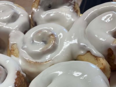 Sweet Life Bakery & Custom Creations