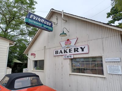 Sweet Magnolia Bakery & Cafe