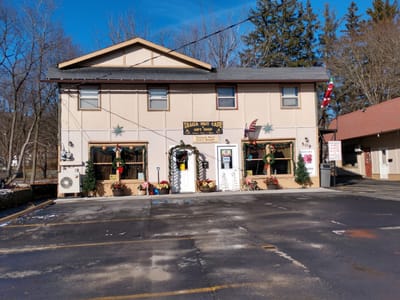 Tagua Nut Gift Shop & Cafe