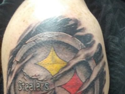 Tattoo's an Scar's Garage