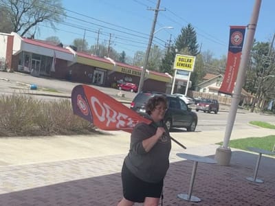 Tea's Me Community Cafe