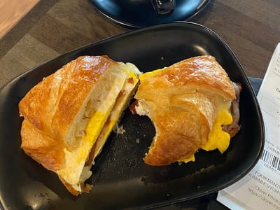 The Avenue Coffeehouse & Café