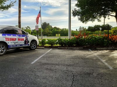 The BEAN on 41 TRUMPYTOWN Coffee Shop