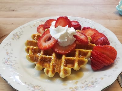 The Bee, Cafe, Coffee & Sweet Shop, Waffle Bar Boutique