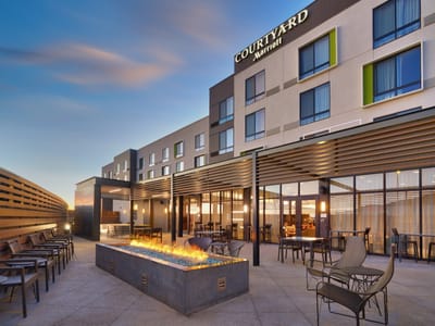 The Bistro – Eat. Drink. Connect.